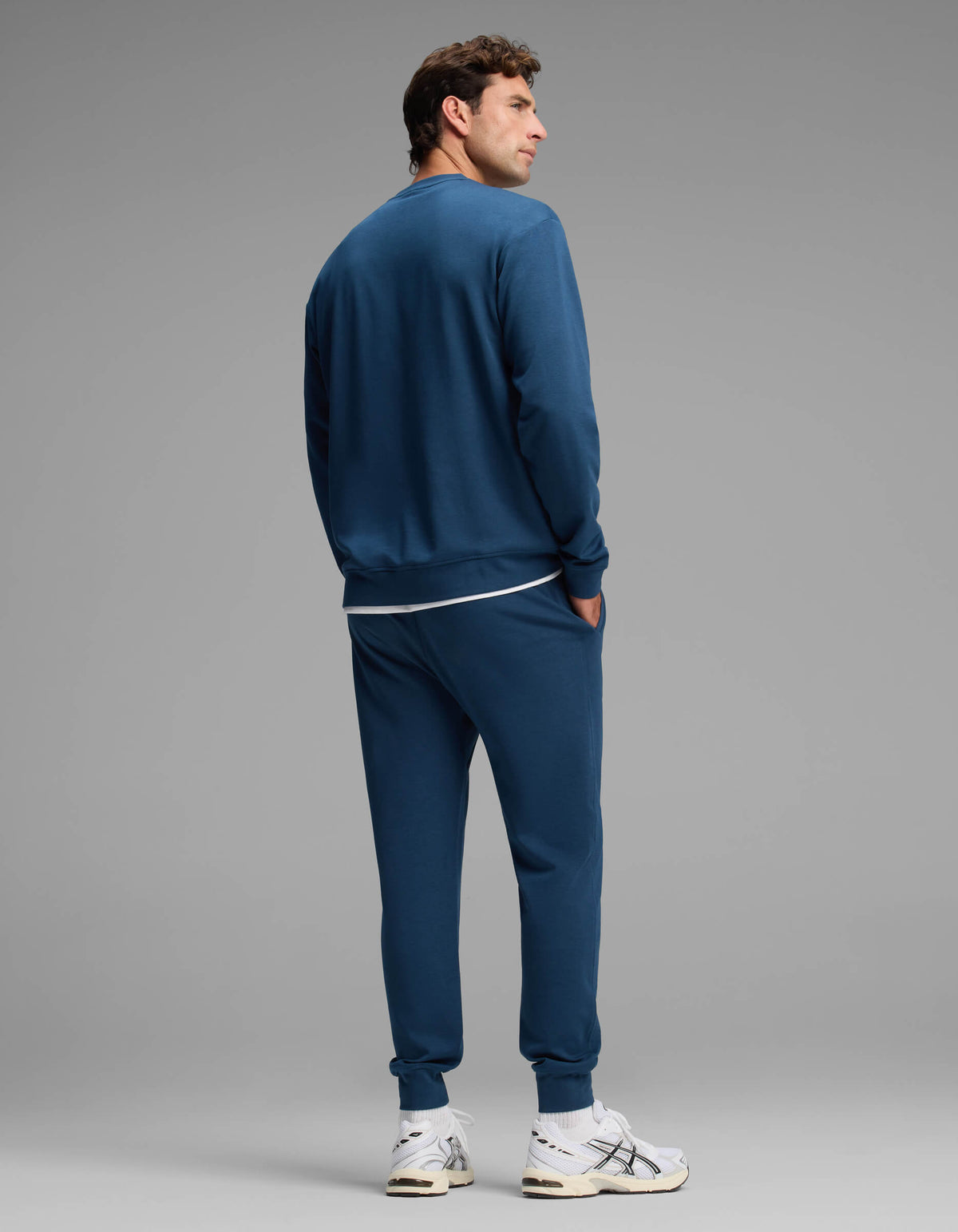 Men's Versa Crewneck & Jogger Set